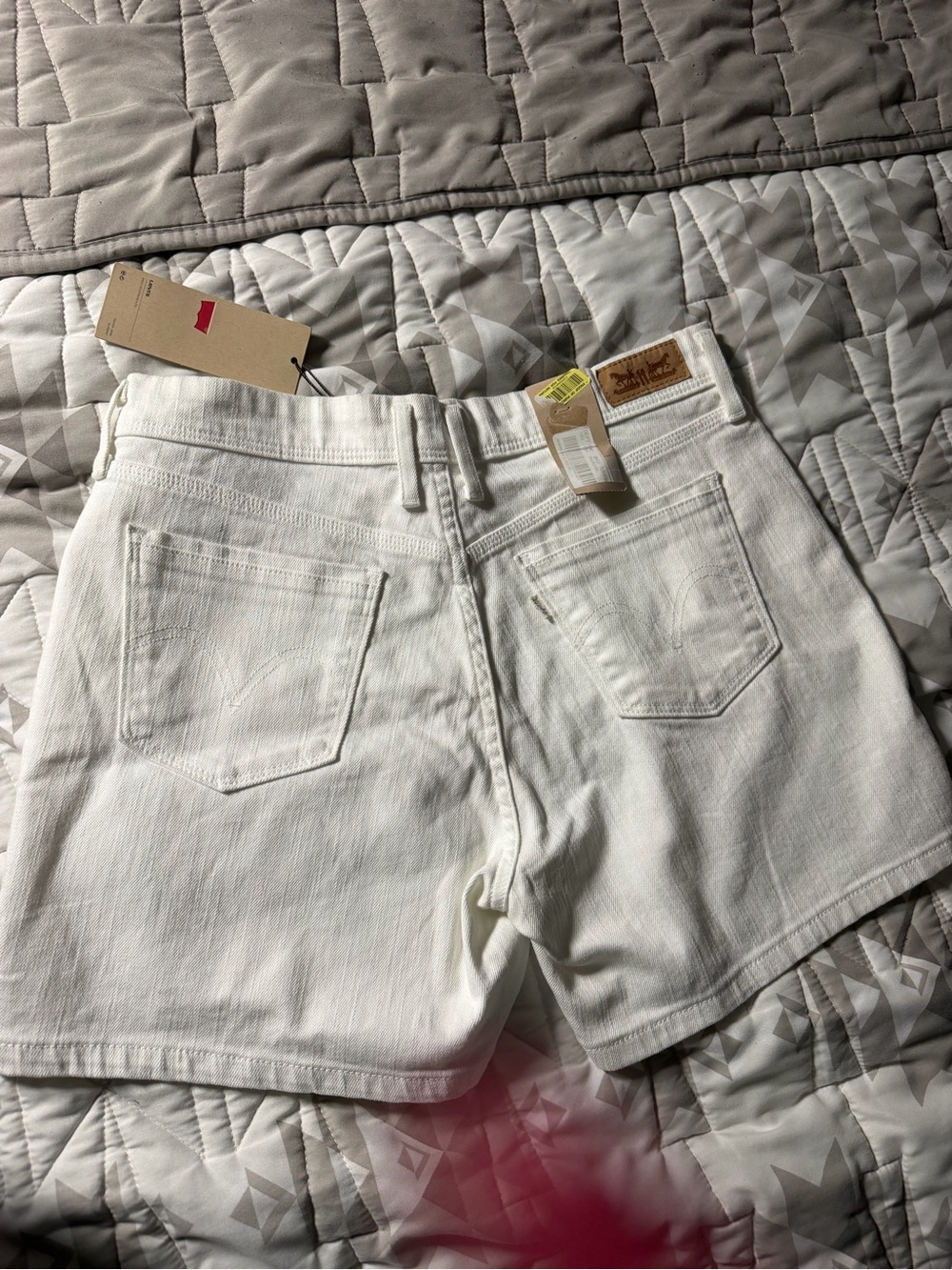 NEW Levi’s Shorts Size 6/W28 - Picture 3 of 4